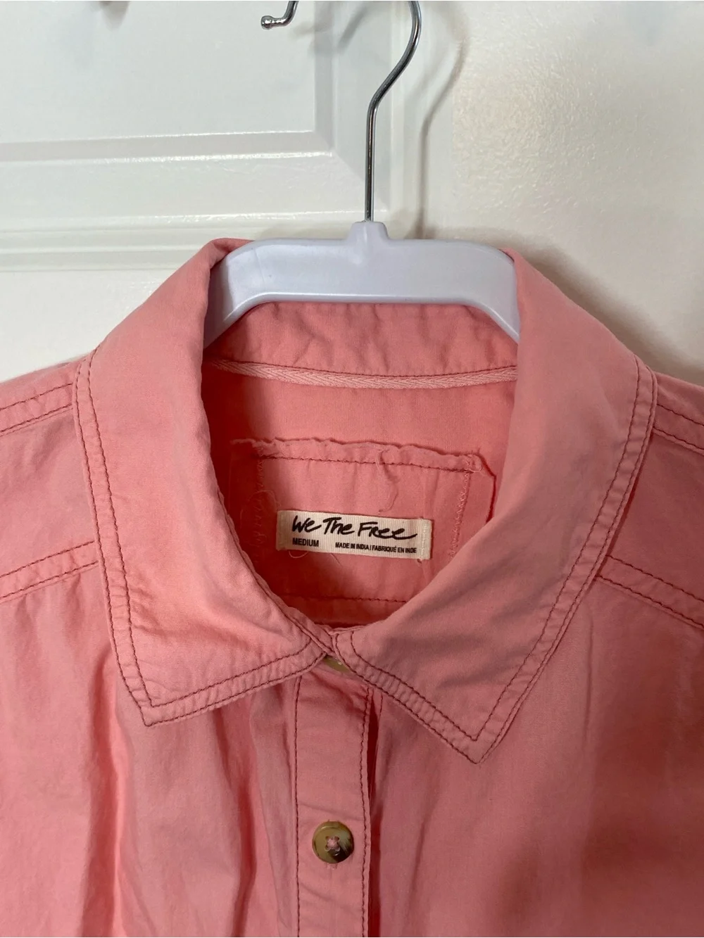 Free People Women’s Button-Down Shirt in Pink/Coral Size Medium - Picture 4 of 4